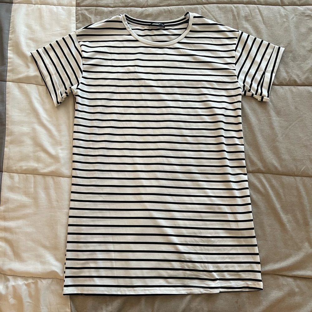 SHEIN Size SMALL T-SHIRT stripped Dress.